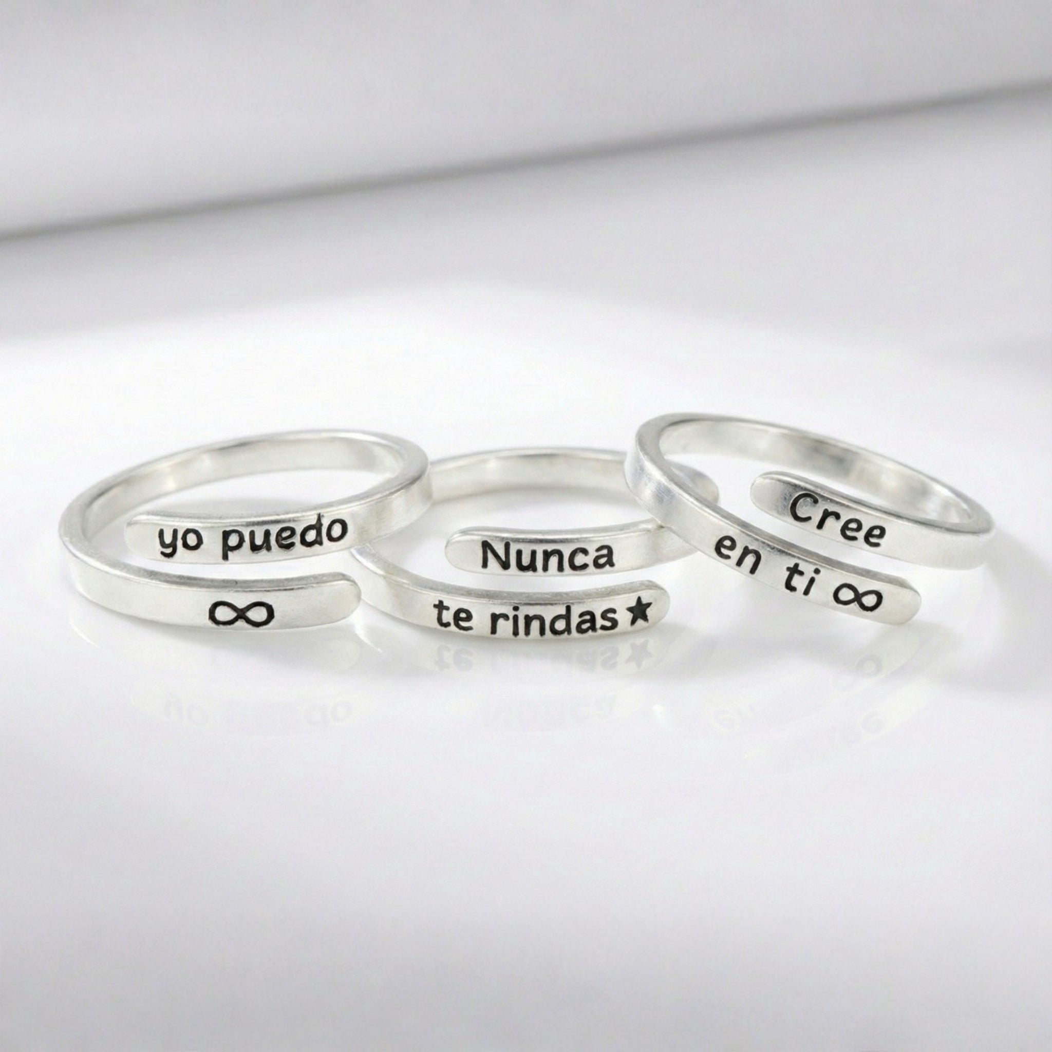 ANILLO "NUNCA TE RINDAS"