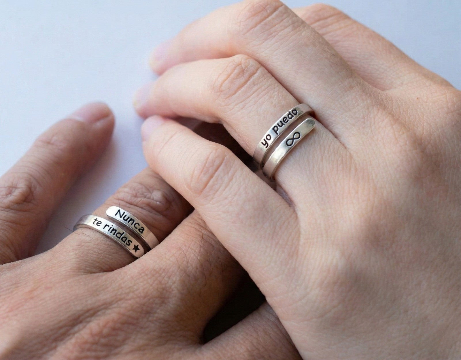 ANILLO "NUNCA TE RINDAS"